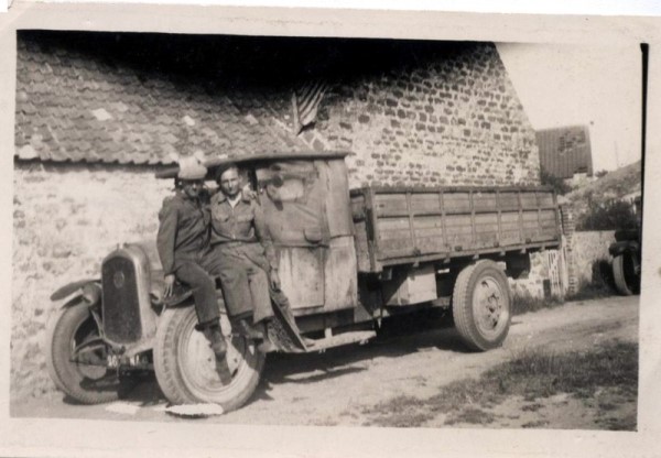 assis-sur-le-camion